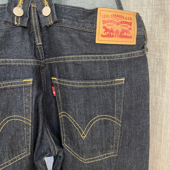 Levi’s Denim Rinsed Wash Overalls - Picture 6 of 8